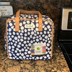 Insulated zip lunch tote